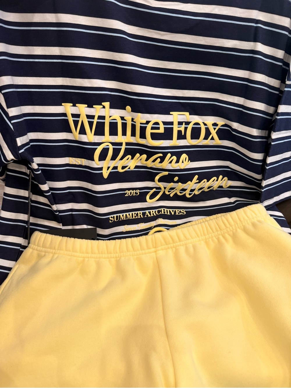 White Fox Verano Sixteen Viola Oversized Tee Navy Stripe NWT XXS/XS - Picture 15 of 16